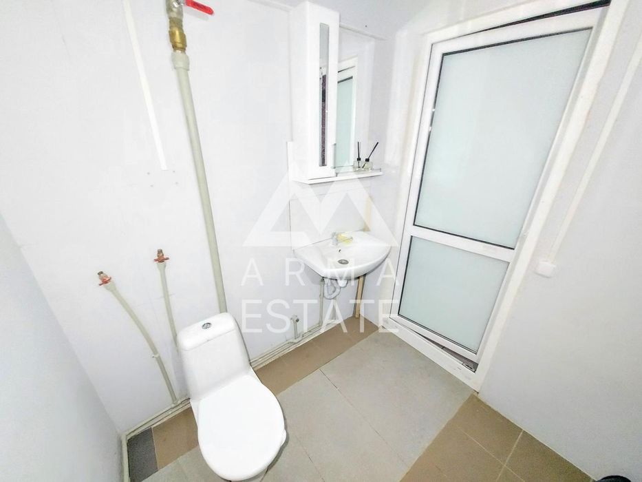 Продаж Торгова площа, ЖК Озерний Гай, Гатне