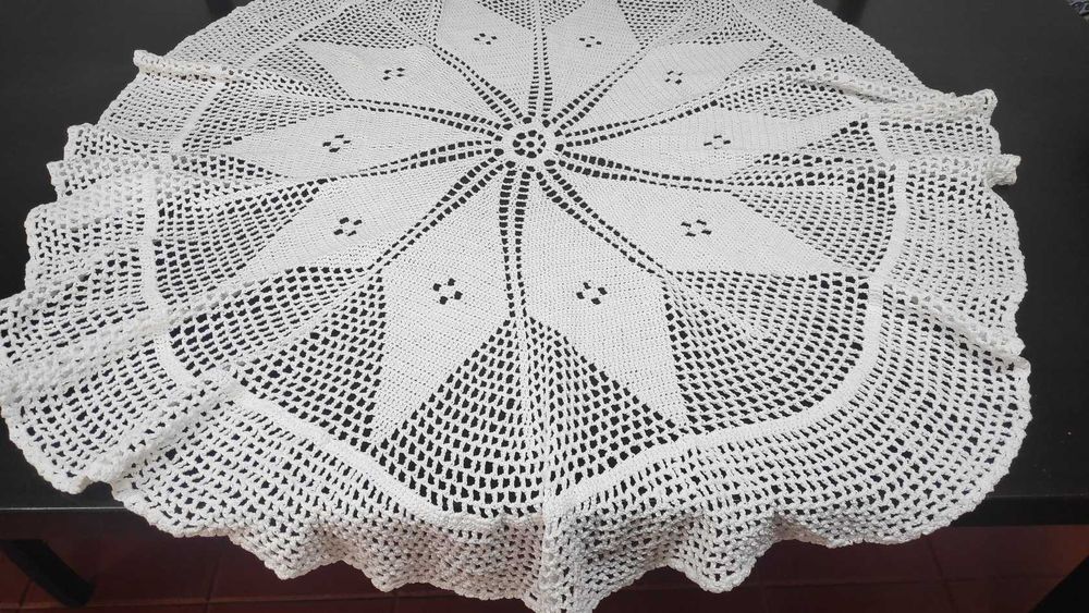 Toalhas e centros de mesa em crochê