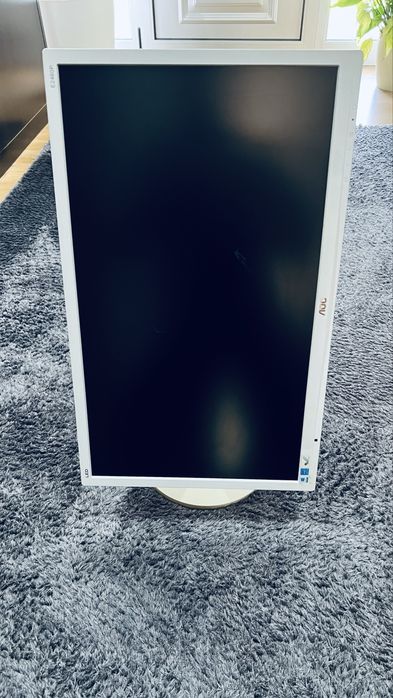 Monitor AOC 24”