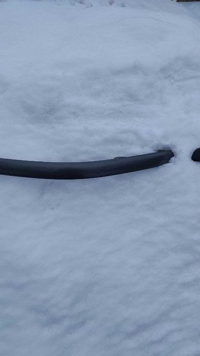 Молдінги переднього бампера Toyota avensis T25  правий і лівий