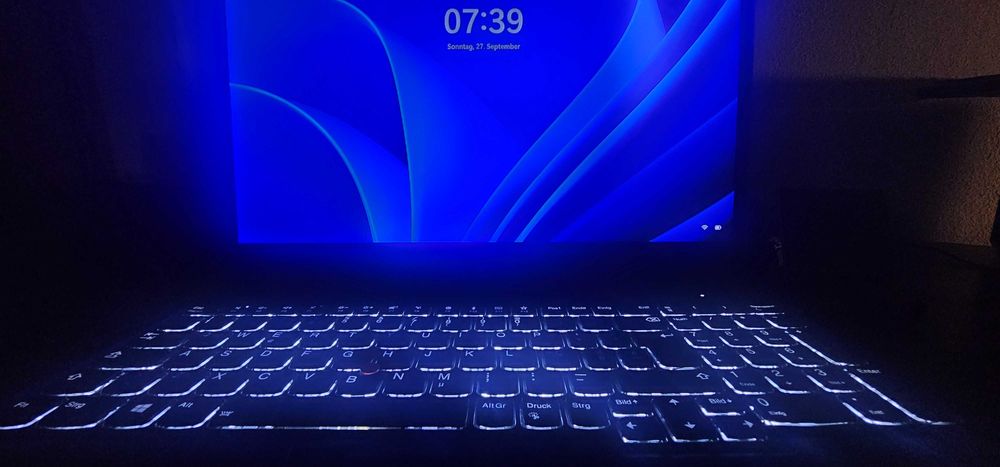 Lenovo T580 - Intel Core i7-8550U @ 1.80GHz - SSD500GB - RAM24GB - Windows 11 Pro - Portátil