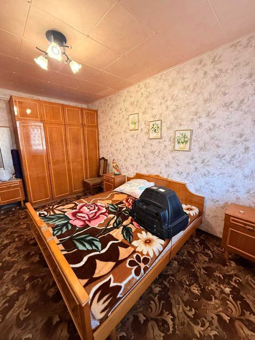 Продам 2 комнатную чешку на Мира.Можно по госпрограмме