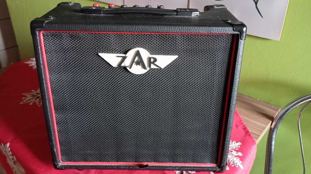 Wzmacniacz gitarowy ZAR  E-15 DR ,15 W RMS