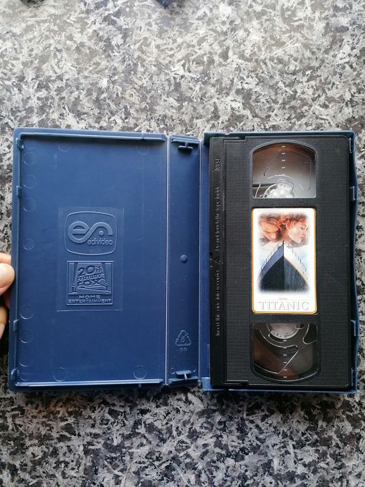 Cassetes Vídeo VHS - Titanic e Charlie Chaplin Charlot