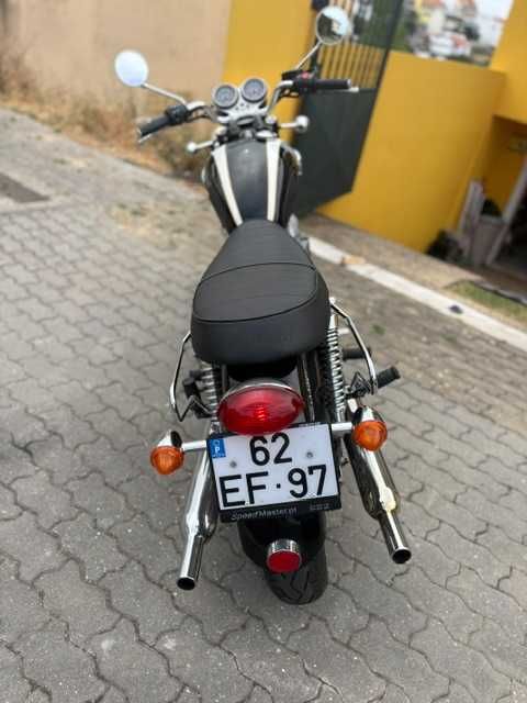 Triumph Boneville T100