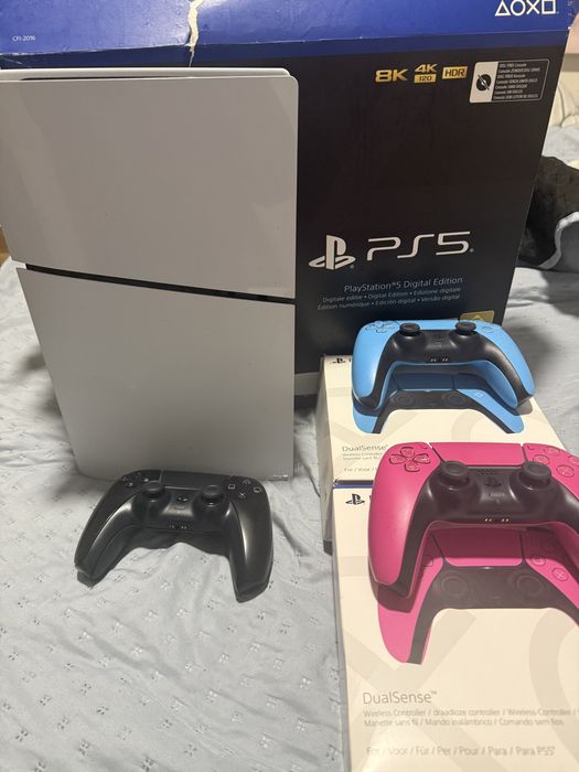 Playstation 5 Digital c/ caixa e 3 comandos