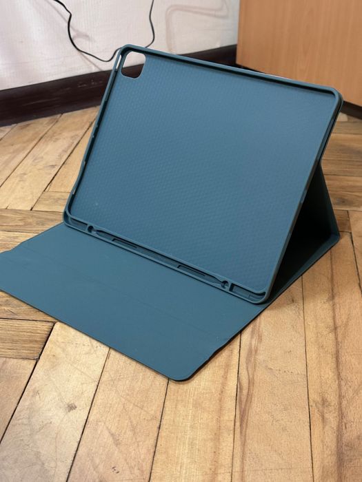 Аксесуари до айфона та телефона компанії Apple