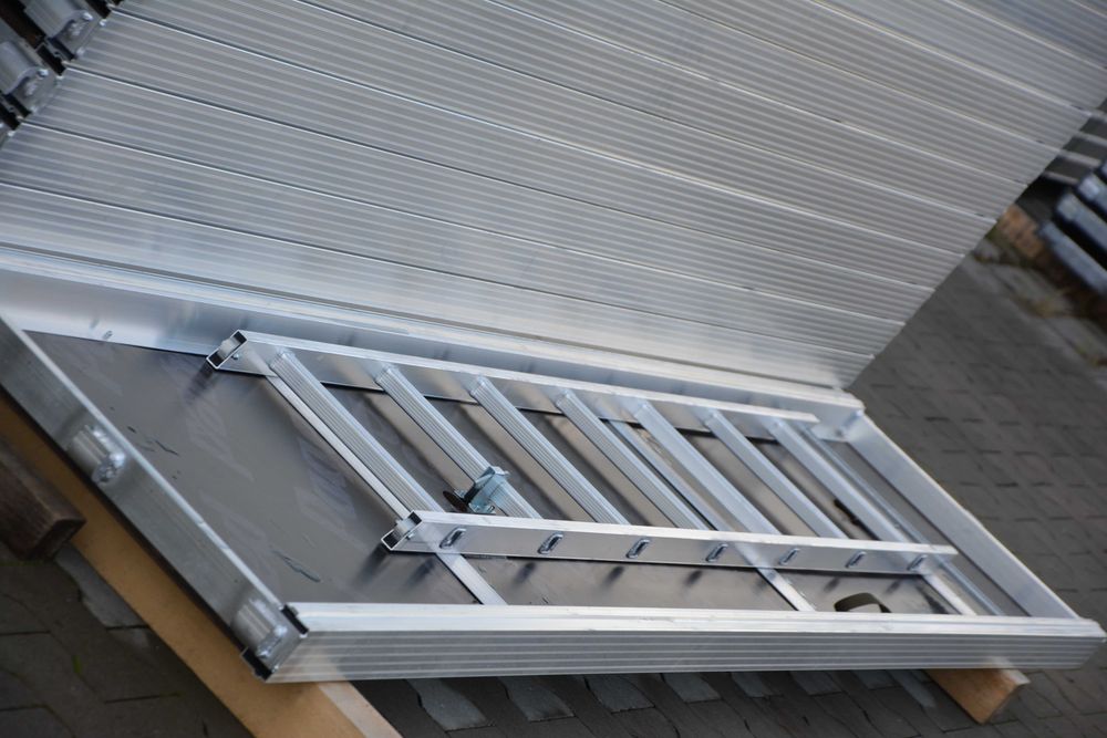 Nowe rusztowanie fasadowe Baumann dowolna konfiguracja 87 podest 2,57m