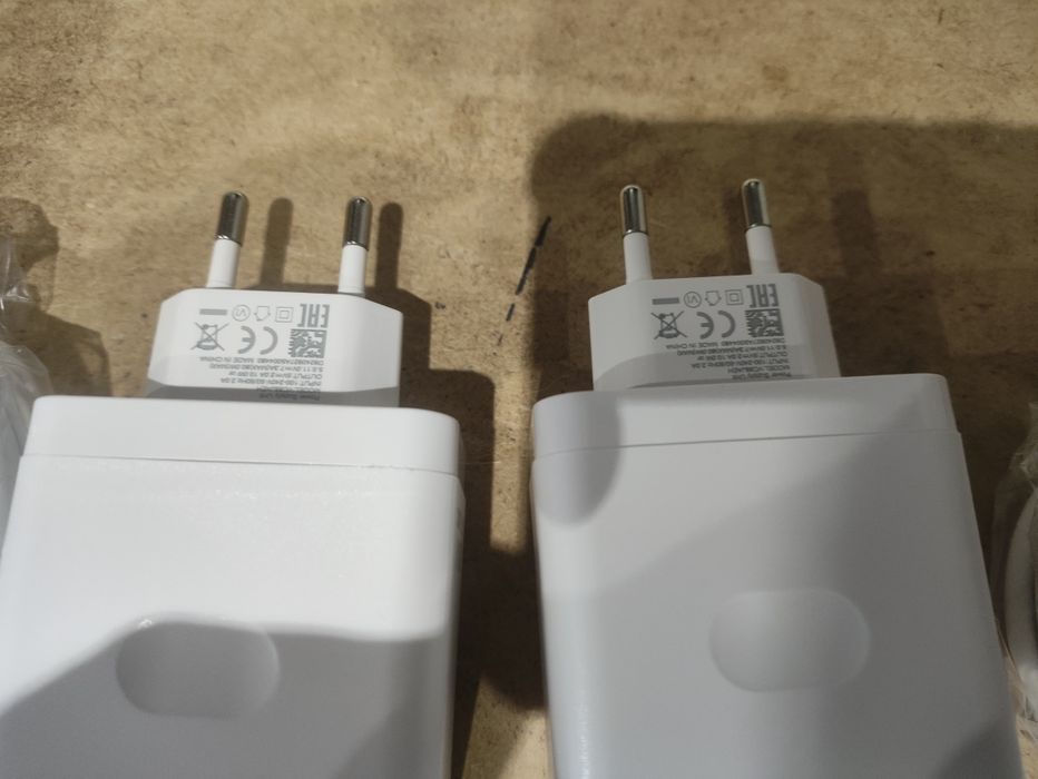 2 ładowarki do oppo, kable 1m