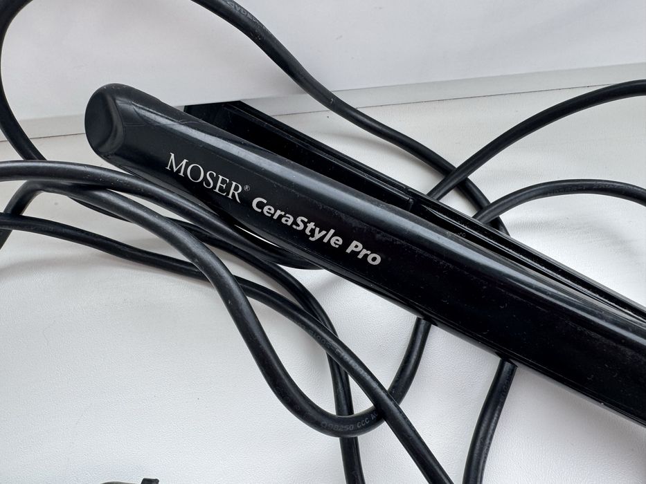 Випрямляч для волосся Moser CeraStyle PRO Black