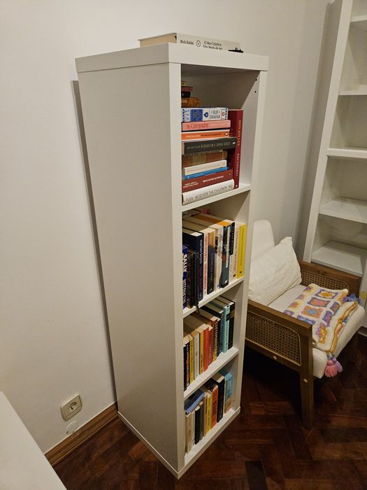 Estante branca quatro cubos Ikea  Kallax