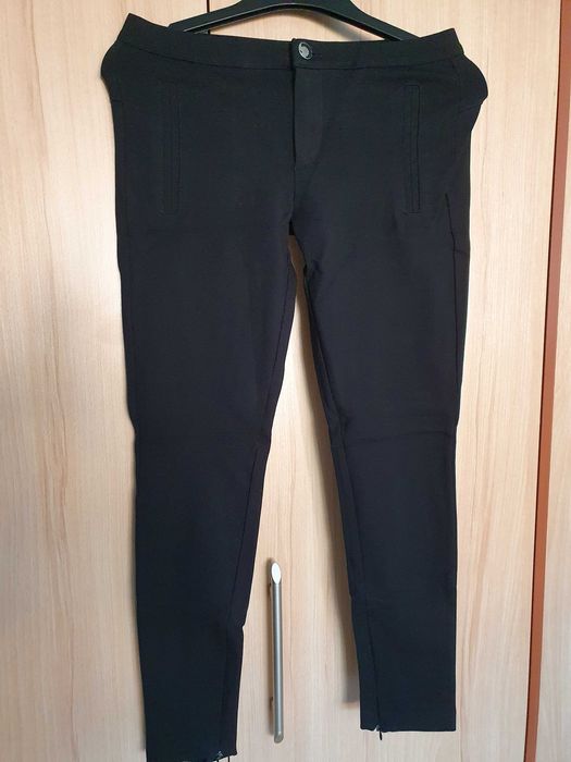 Czarne, grube legginsy, Zara