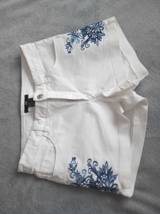 Spodenki damskie białe