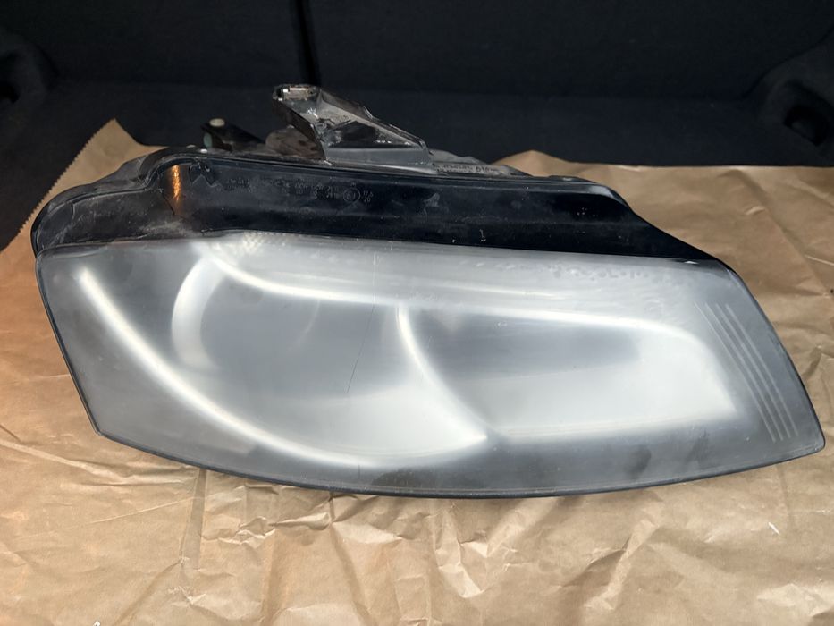 Lampa audi a3 8pxenon+led prawa