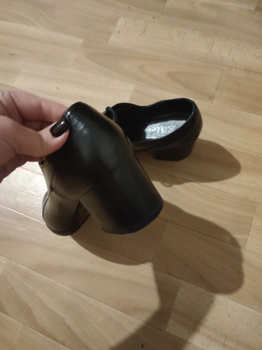 Продам ботинки туфли весна -осень женская натуральная кожа р 37