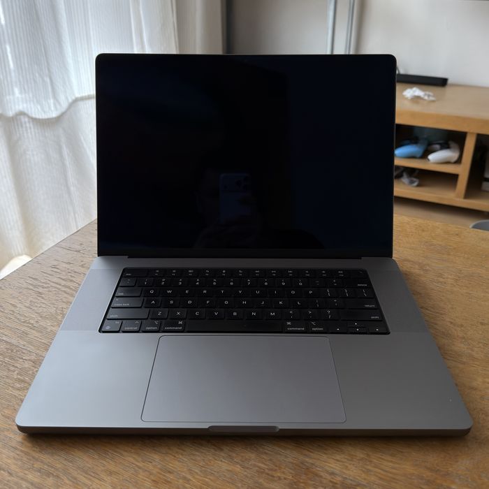 Apple Macbook Pro 16 M1 Pro 16gb RAM 512 gb Space Grey