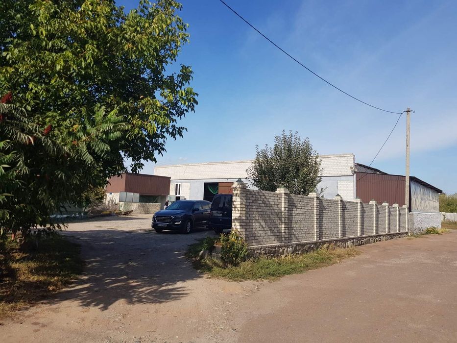 Продам двоповерховий будинок у місті Буринь Сумської обл.