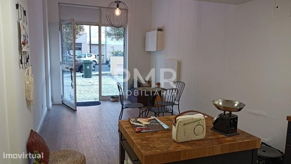 Loja em Telheiras para arrendar