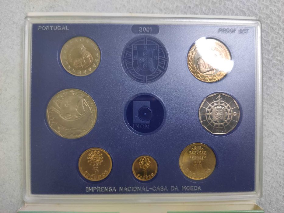 Moedas Escudos em carteira PROOF 2001