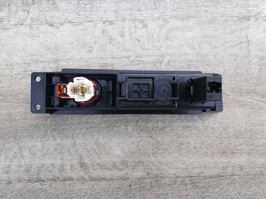 Audi A3 8P LIFT Gniazdo zapalniczki AUX