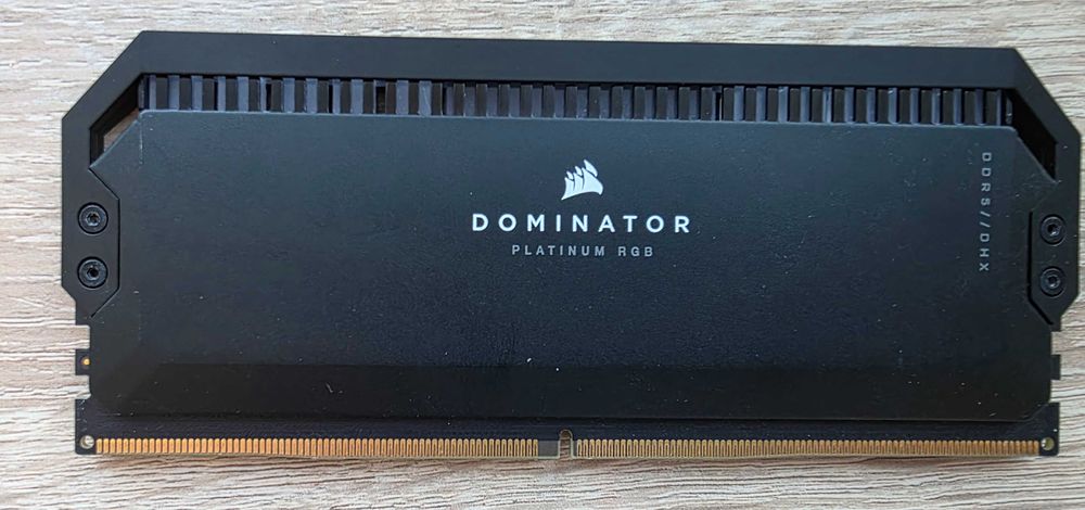 DDR5  Corsair Dominator Platinum RGB 32GB 6600MHz