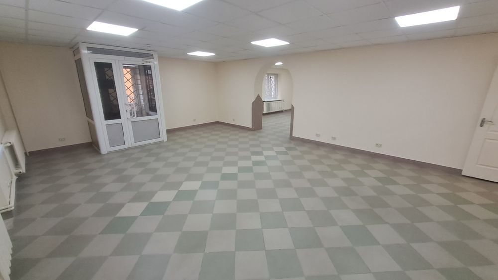 Оренда приміщення 90 м2 (300грн/м2) Ц.ринок,Макдональдс пр.Перемоги 81