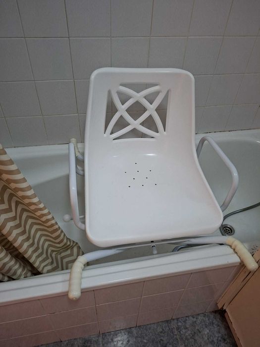 Cadeira de banho giratória