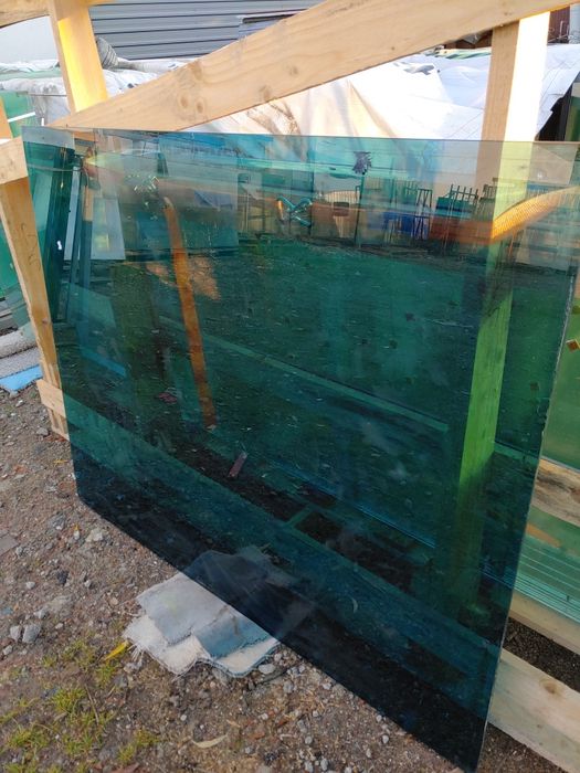 Szyby hartowane ,na ogród zimowy, dach, balustrada. Piękny kolor.