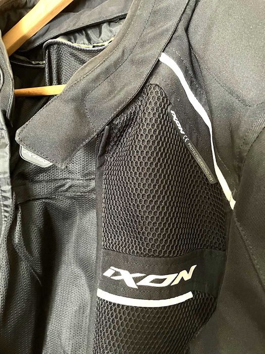 Casaco marca Ixon