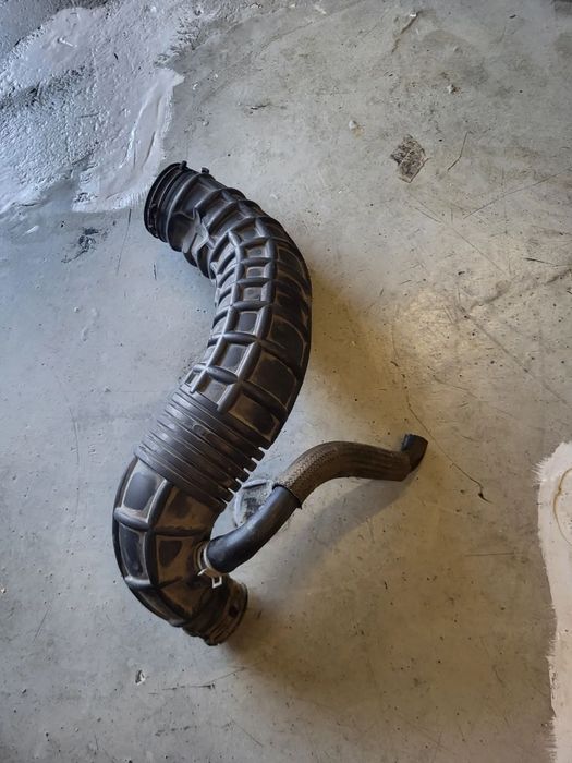 Rura przewód dolotu powietrza hyundai i40 carens optima 1.7 crdi