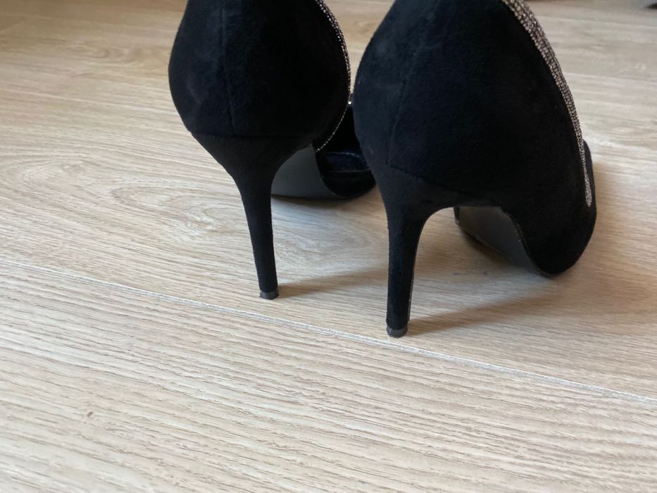 Каблуки елегантні чорні