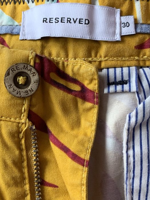 Spodenki/shorty męskie Reserved r30 żółte w liście