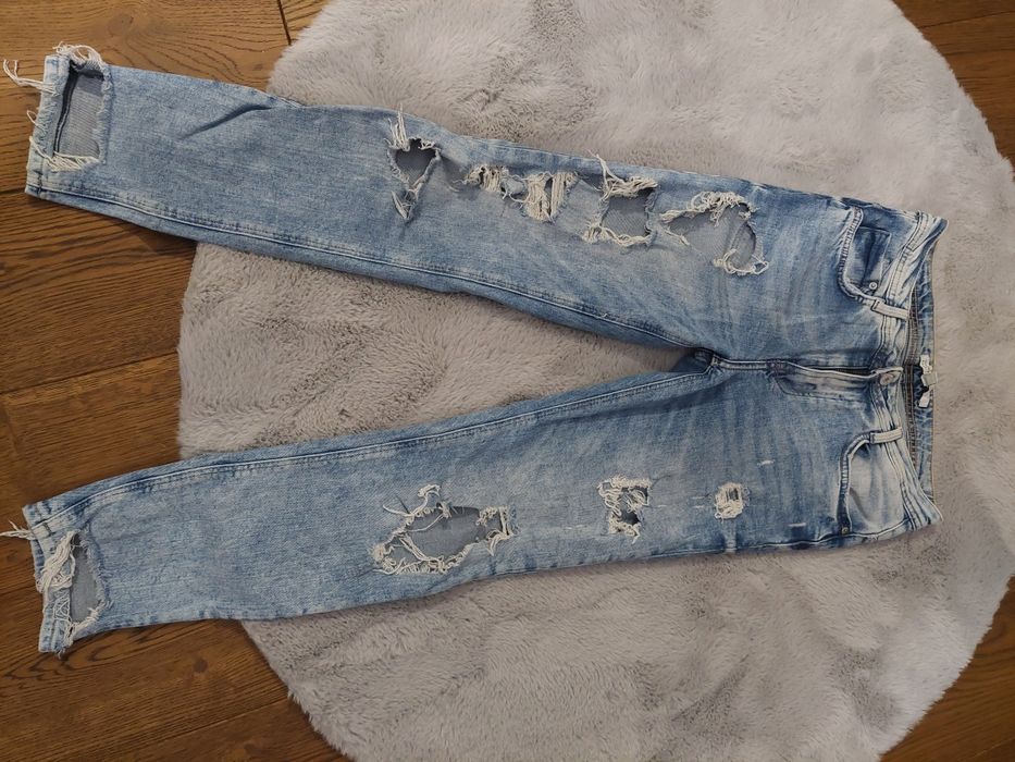Spodnie z rozdarciami