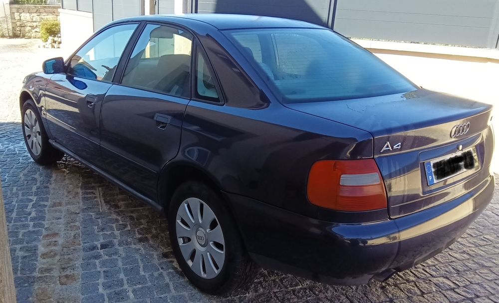 Audi A4  1.6 Gasolina