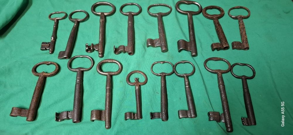 Chaves antigas de portas e portões
