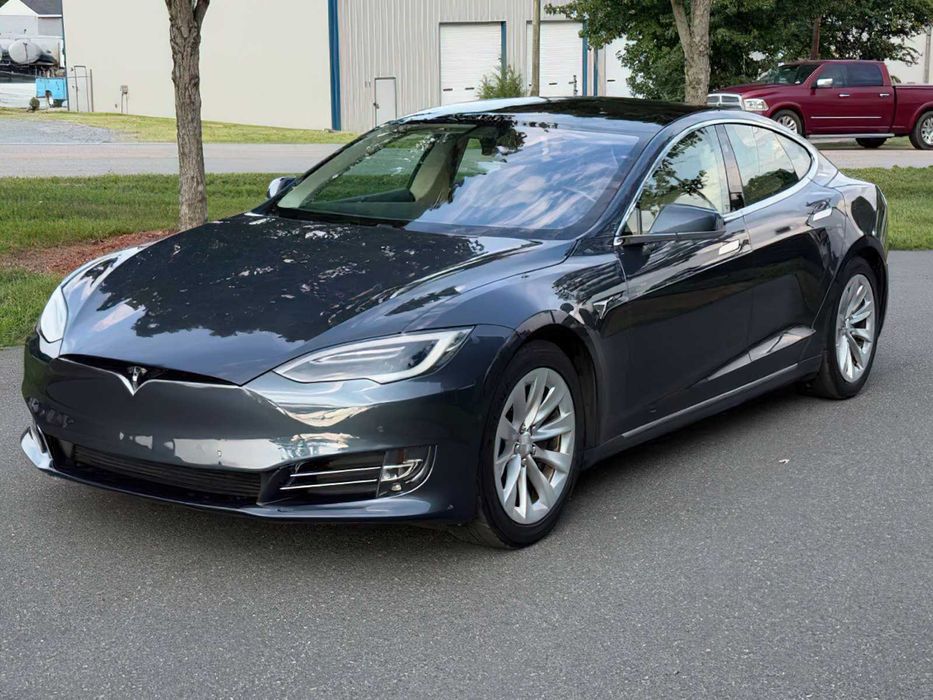 Tesla Model S      2017
