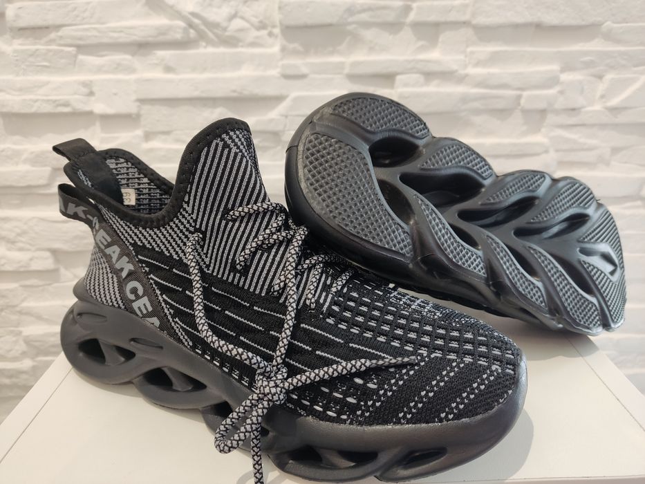 Buty sportowe męskie 39 (25 cm)