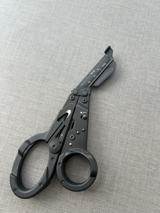 Професійні тактичні медичні ножиці SOG ParaShears Black