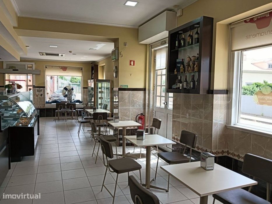 Padaria / Pastelaria Para Trespasse - Estarreja