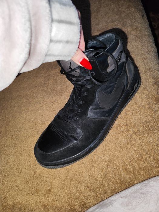 Чорні зимові кросівки