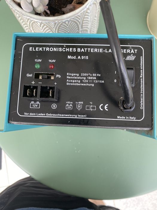 Carregador de bateria autocaravana cbe a-915
