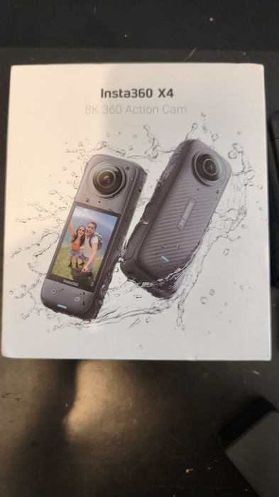 Câmera Insta 360 X4 como nova e com acessórios