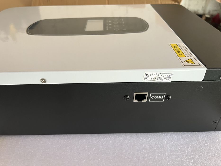 Інвертор гібрідний однофазний на 6200w
