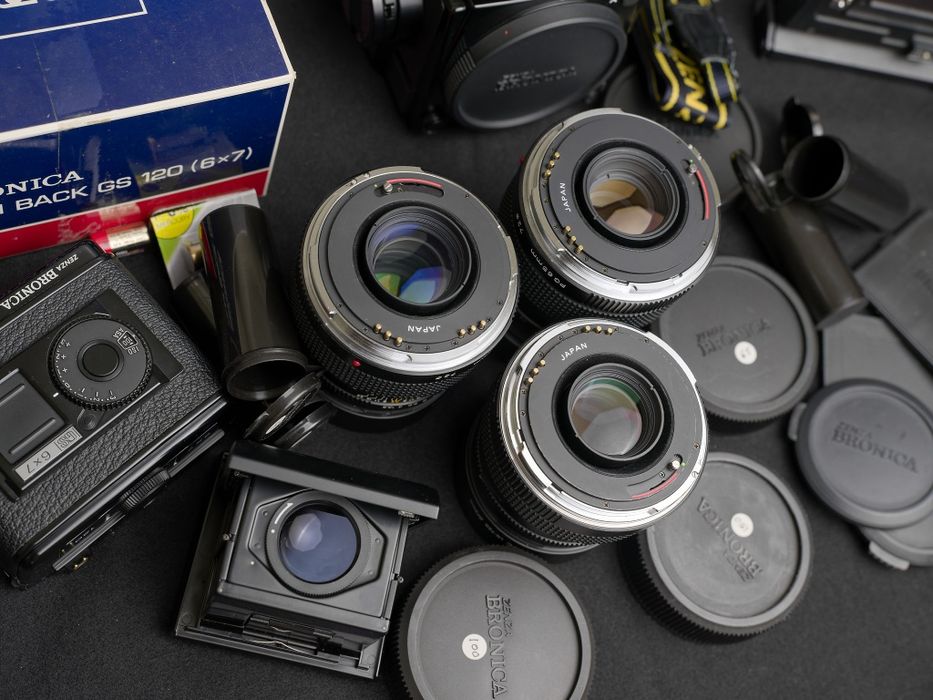 Câmara de médio formato Bronica GS-1 (6x7) com 3 Zenzanon PG