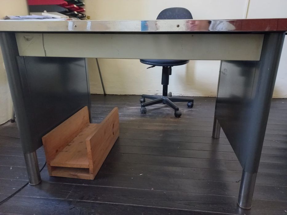 Secretária com tampo de Vidro