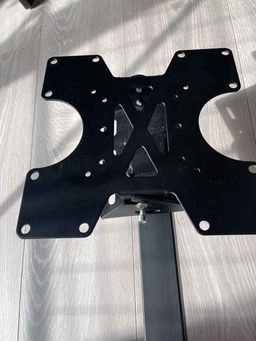 Кріплення поворотне для телевізора