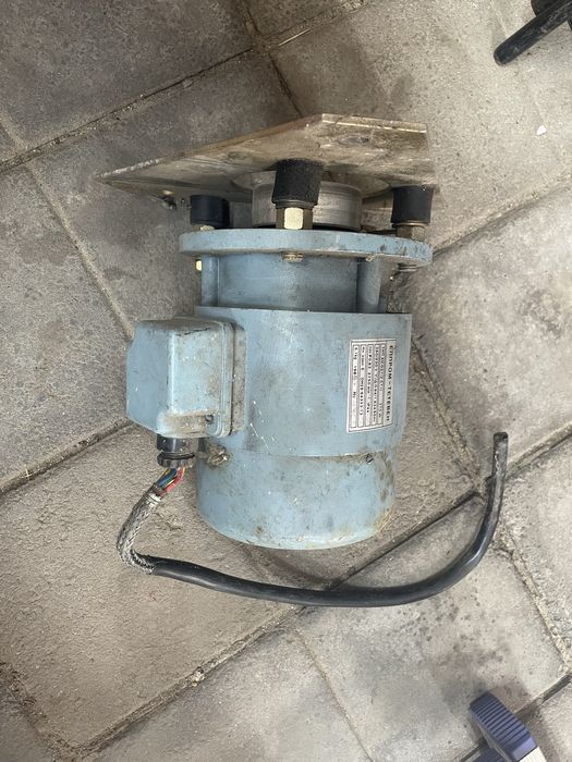 Продам электродвигатель