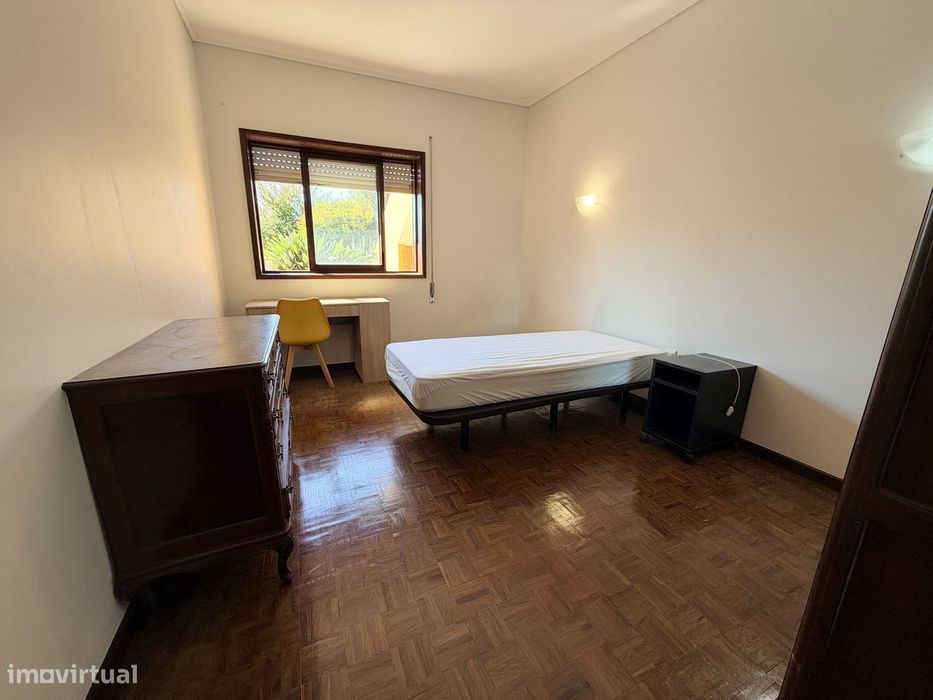 Quarto p/ rapaz estudante, em moradia T3 - prox. Glicínias