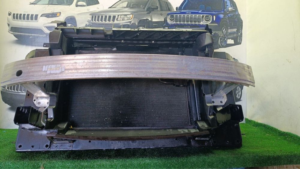 Jeep Cherokee Kl 2014-19 2.4 Установочна панель (телевізор) в зборі
