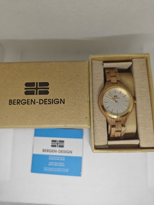 Relógio Bergen-Design em Madeira Natural